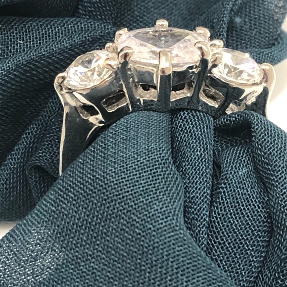 Timeless ring - Picture 2 of 9